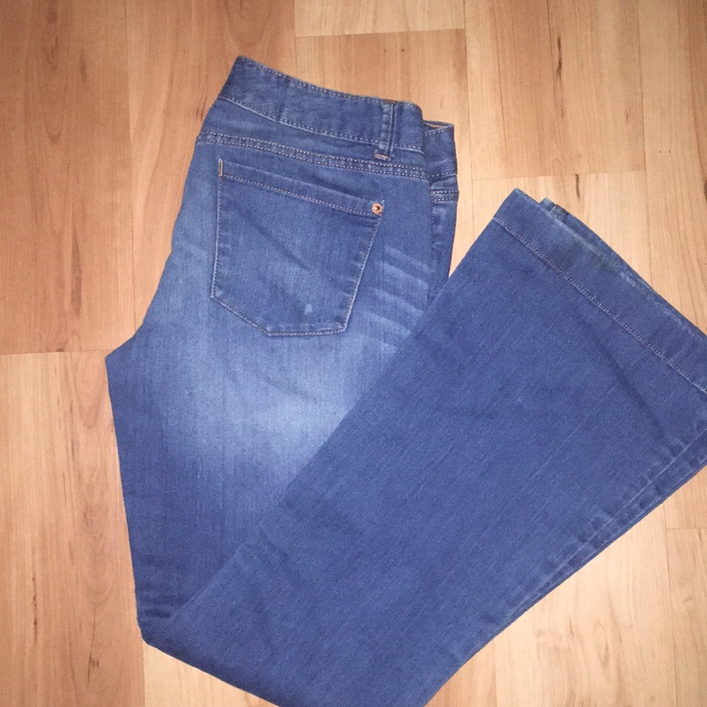 Mossimo Preowned flare jeans size 8